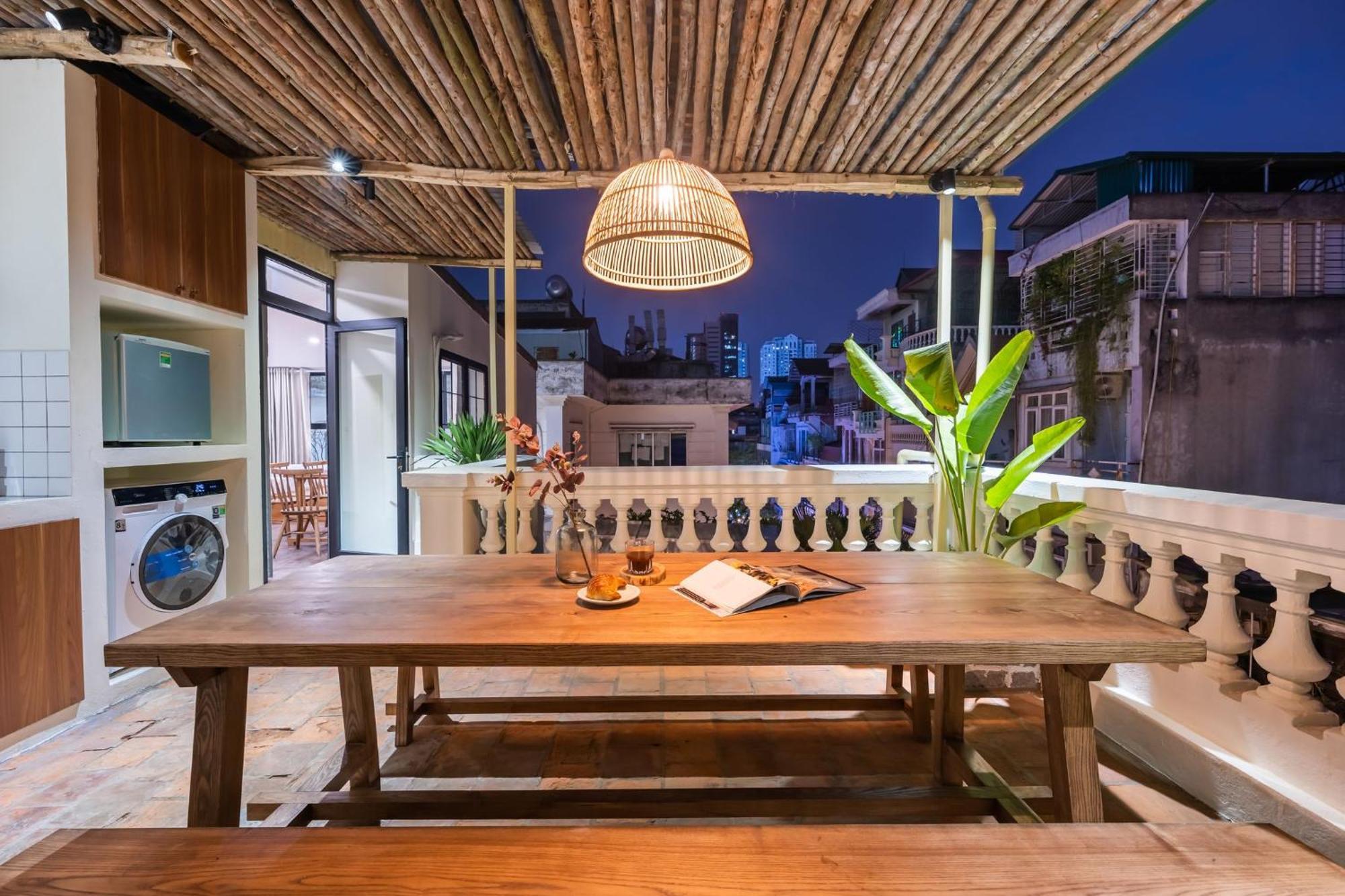 Pao Wooden In Center Hà Nội